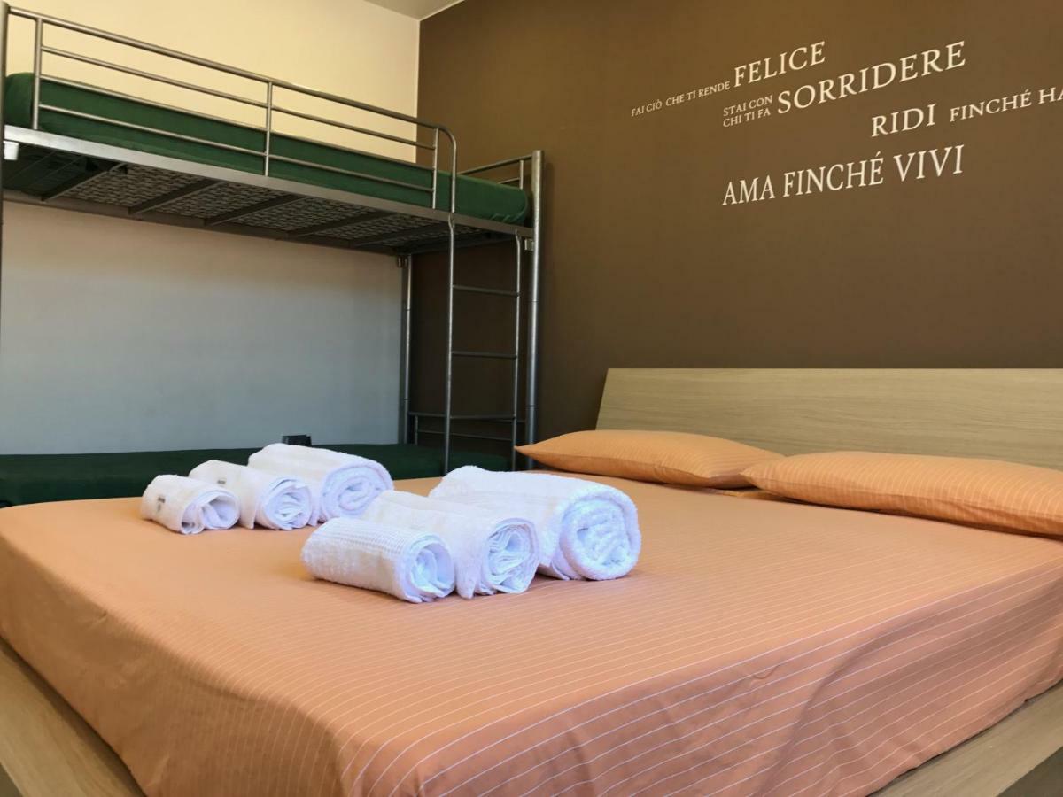 Attico Delle Pomelie Apartment Санта Тереза ди Рива Екстериор снимка